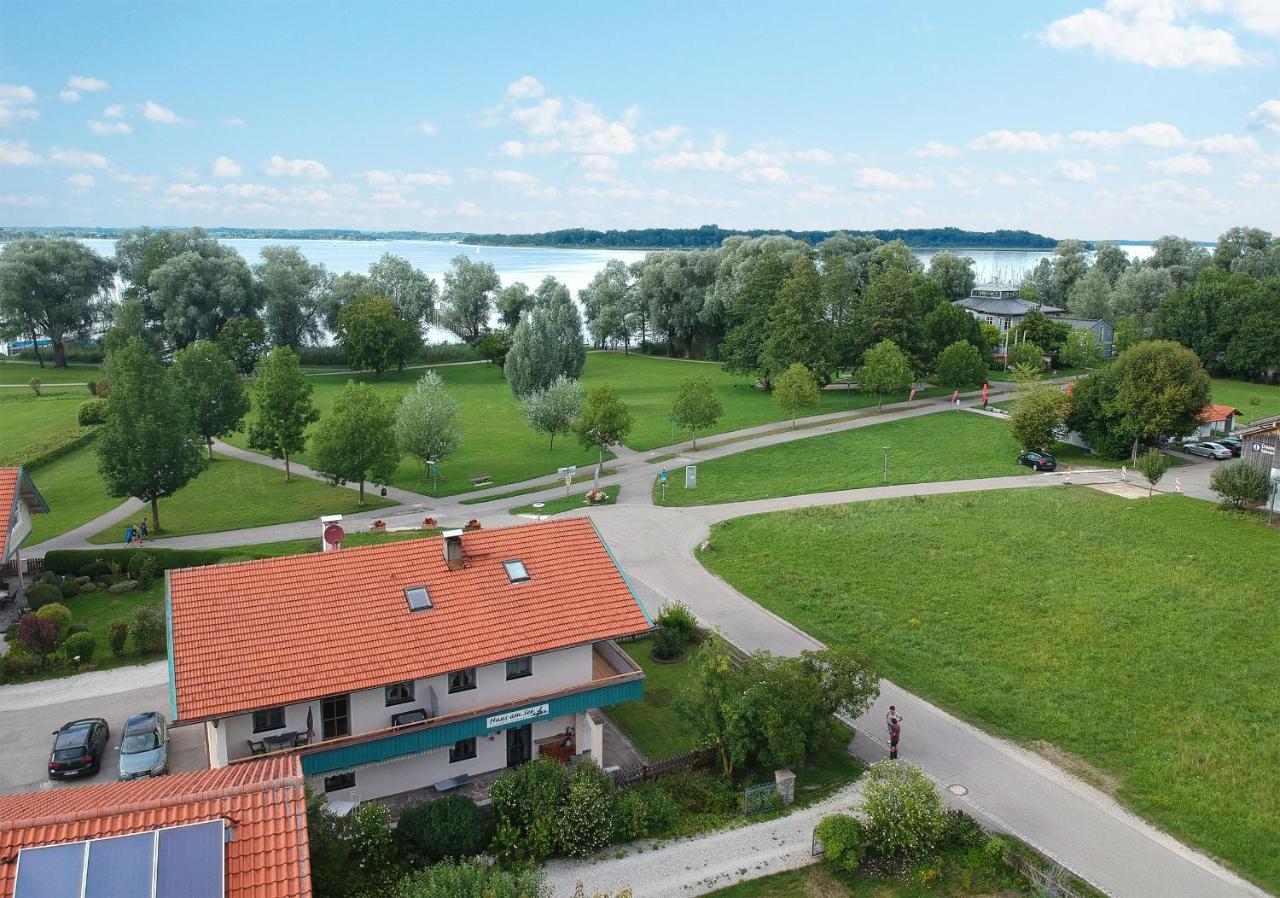 Ferienwohnungen Haus Am See Bernau am Chiemsee Exterior photo