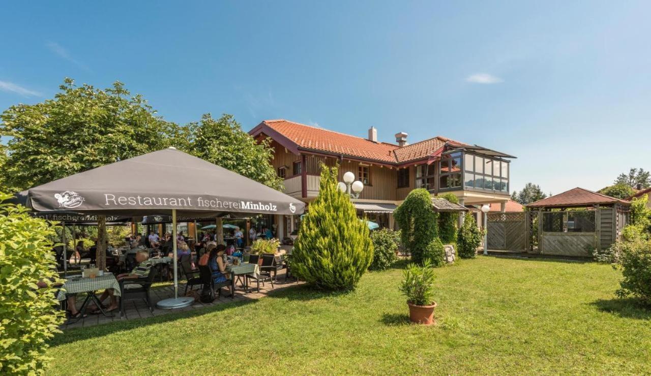 Ferienwohnungen Haus Am See Bernau am Chiemsee Exterior photo