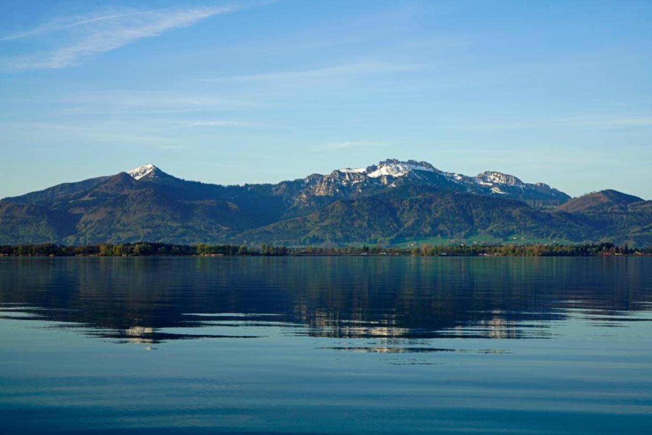 Ferienwohnungen Haus Am See Bernau am Chiemsee Exterior photo